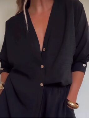 NWT HDWT Button Down Lg